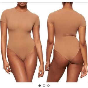 Fits Everybody T-Shirt Bodysuit Regular - Medium Sienna